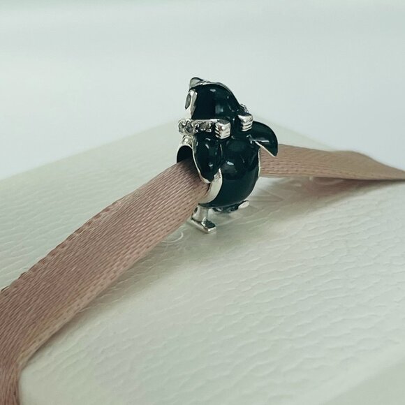 Pandora Skiing Penguin Charm - Picture 5 of 6
